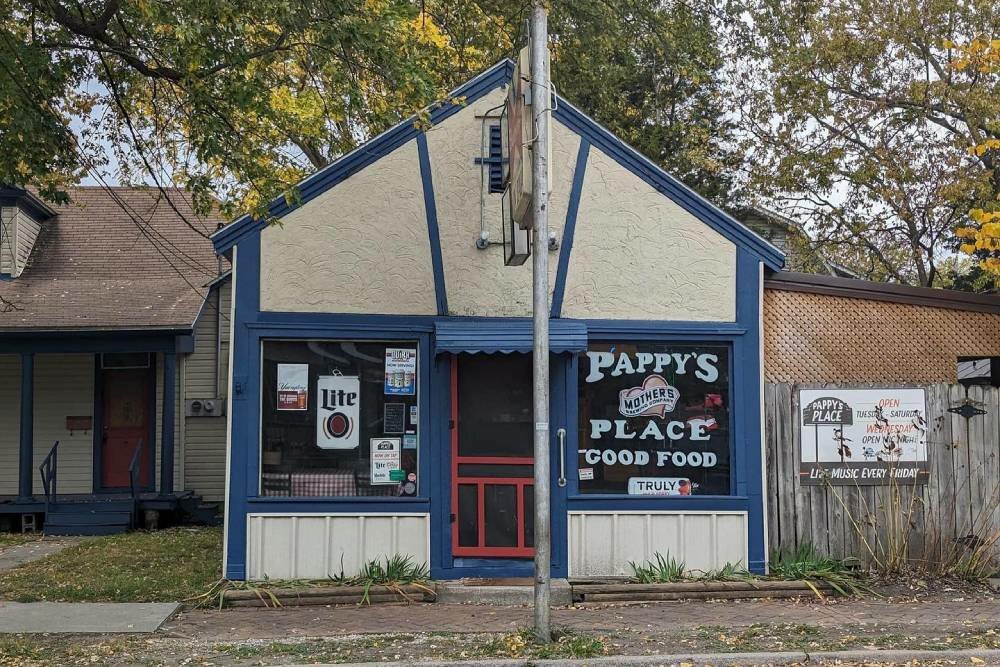 Pappy's Place is located in the Grant Beach neighborhood.